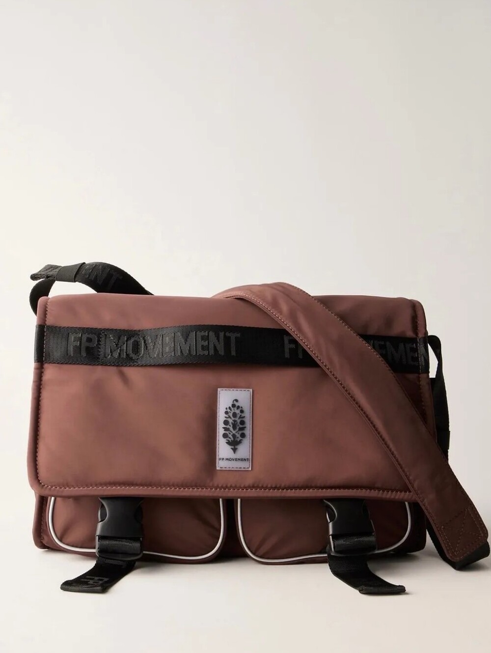 FP Movement In Motoon Messenger Bag/Cocoa